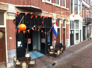Gezellig terras in Rotterdam bij Poolcafé Delfshaven
